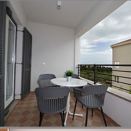 Ivmalu Apartments Tučepi المظهر الخارجي الصورة