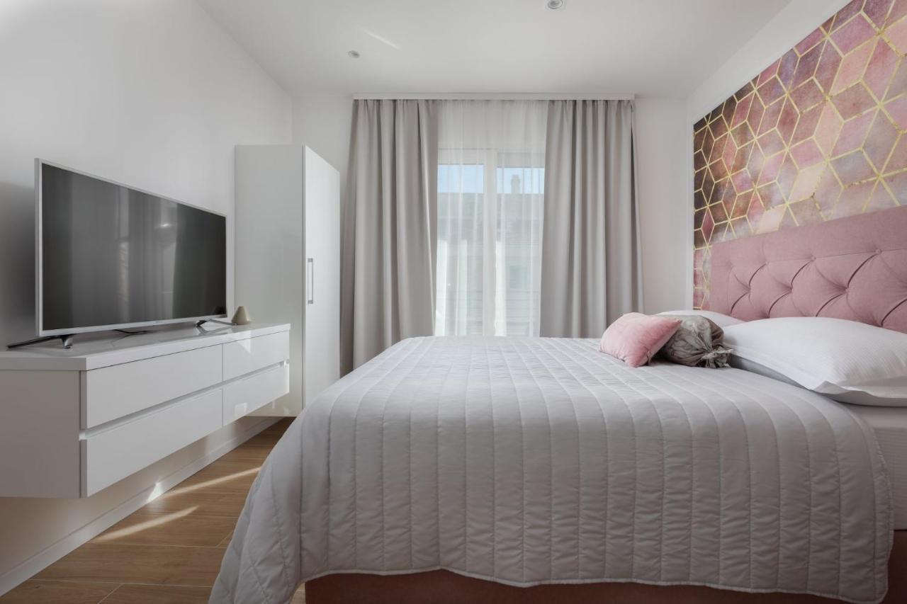 Ivmalu Apartments Tučepi المظهر الخارجي الصورة