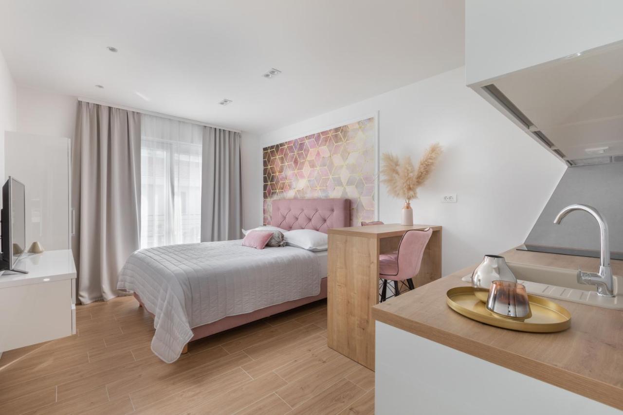 Ivmalu Apartments Tučepi المظهر الخارجي الصورة