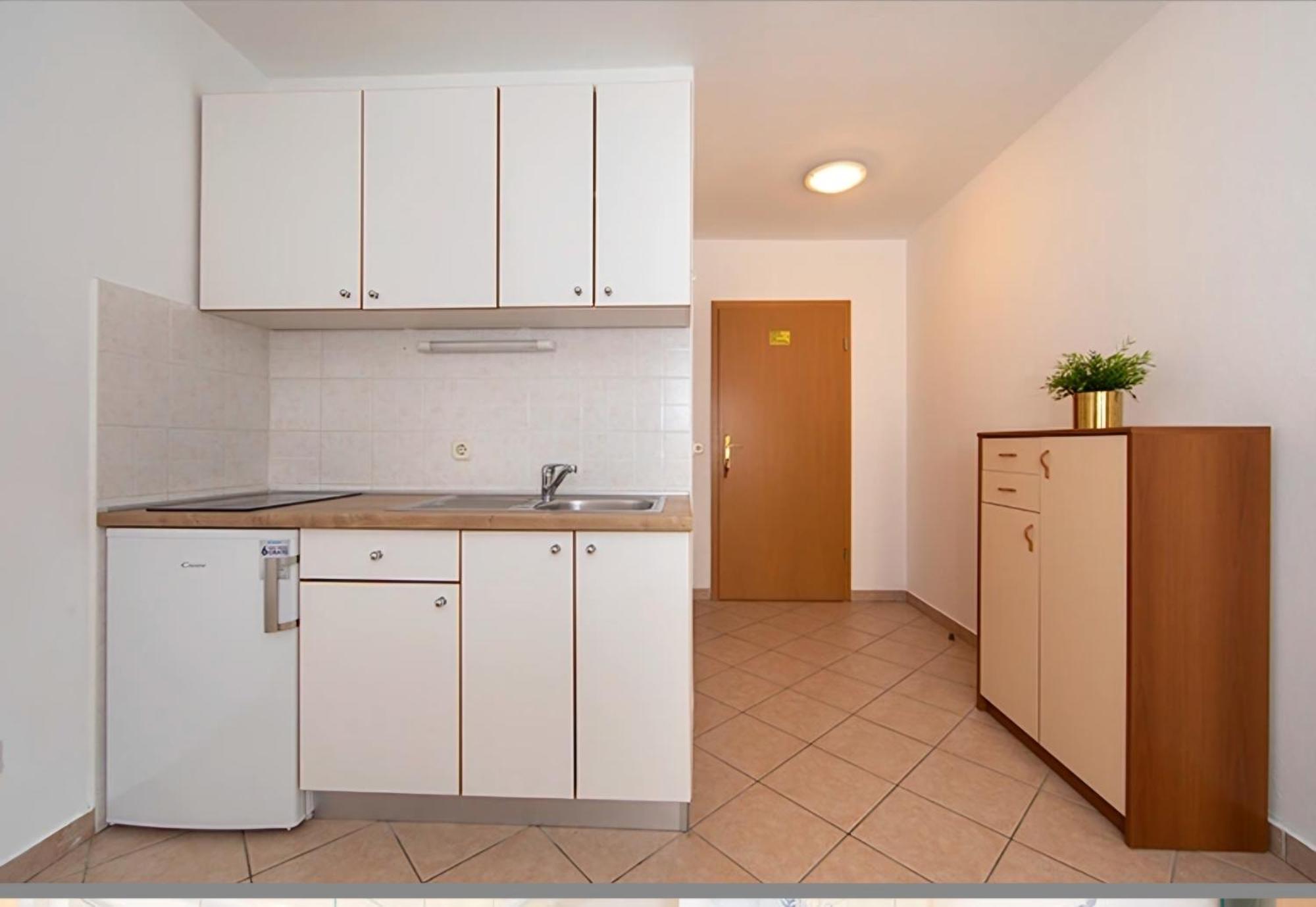 Ivmalu Apartments Tučepi المظهر الخارجي الصورة