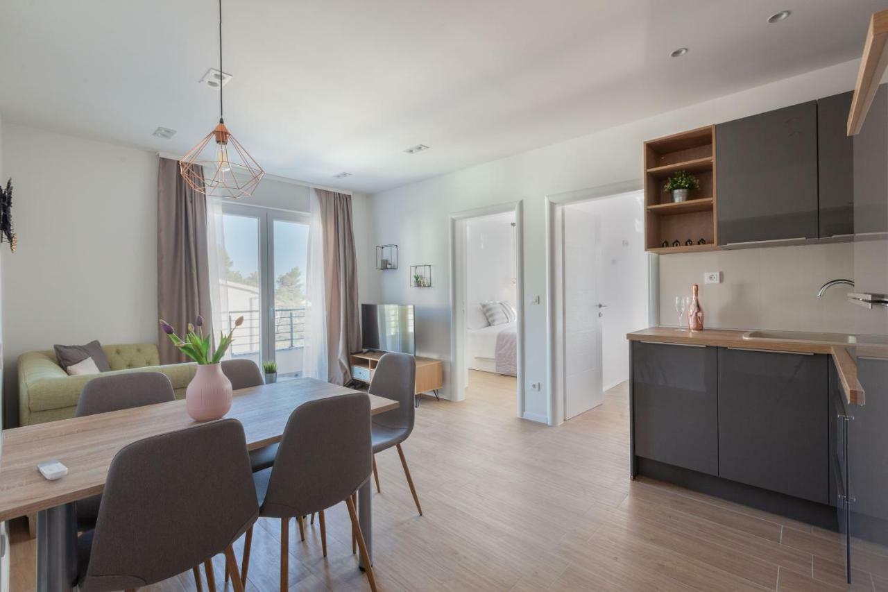 Ivmalu Apartments Tučepi المظهر الخارجي الصورة