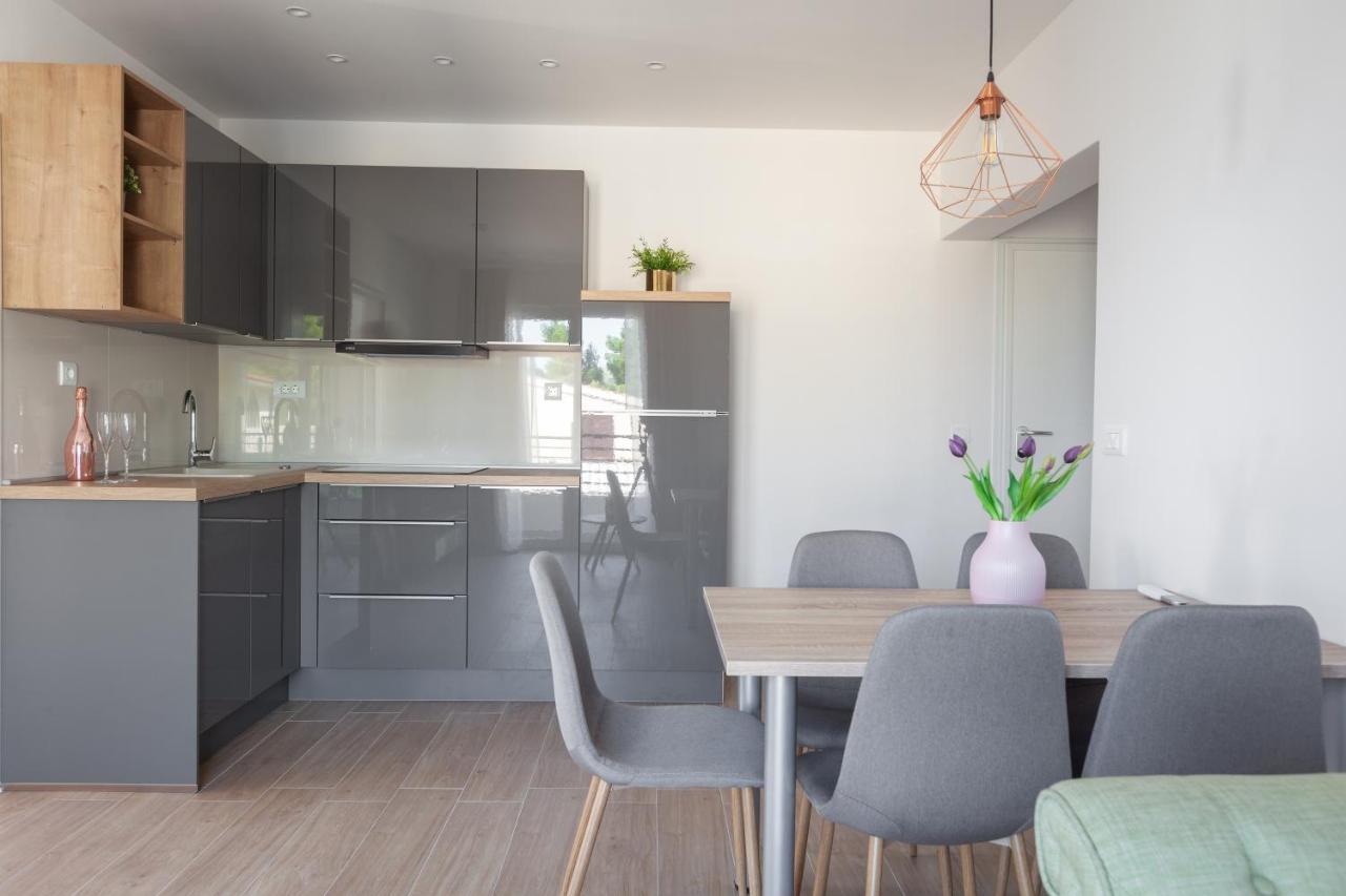 Ivmalu Apartments Tučepi المظهر الخارجي الصورة